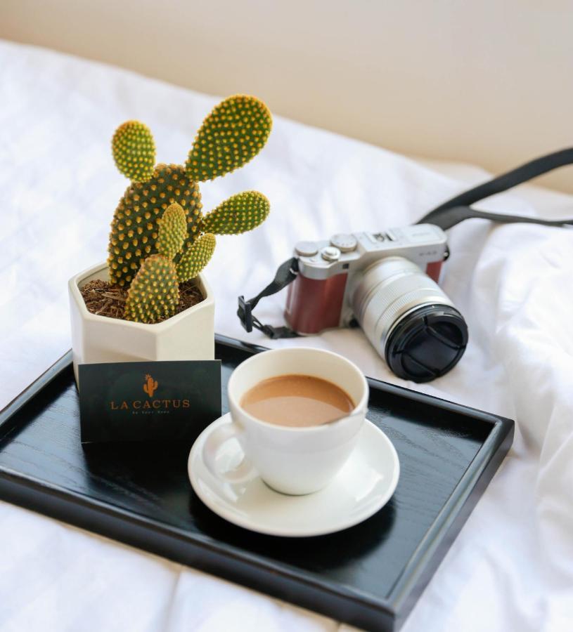 La Cactus Hotel 1 クイニョン エクステリア 写真
