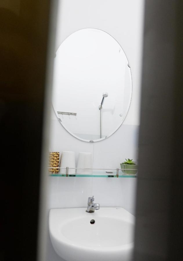 La Cactus Hotel 1 クイニョン エクステリア 写真